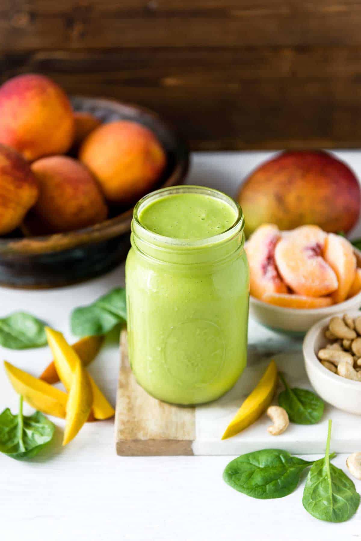 Healthy Mango Smoothie with Spinach