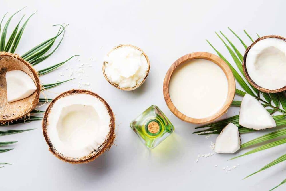 MCT Oil vs Coconut Oil - Simple Green Smoothies