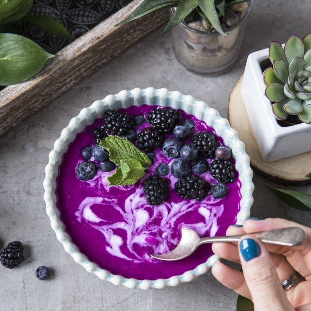 Dragon Fruit Smoothie Bowl | Simple Green Smoothies