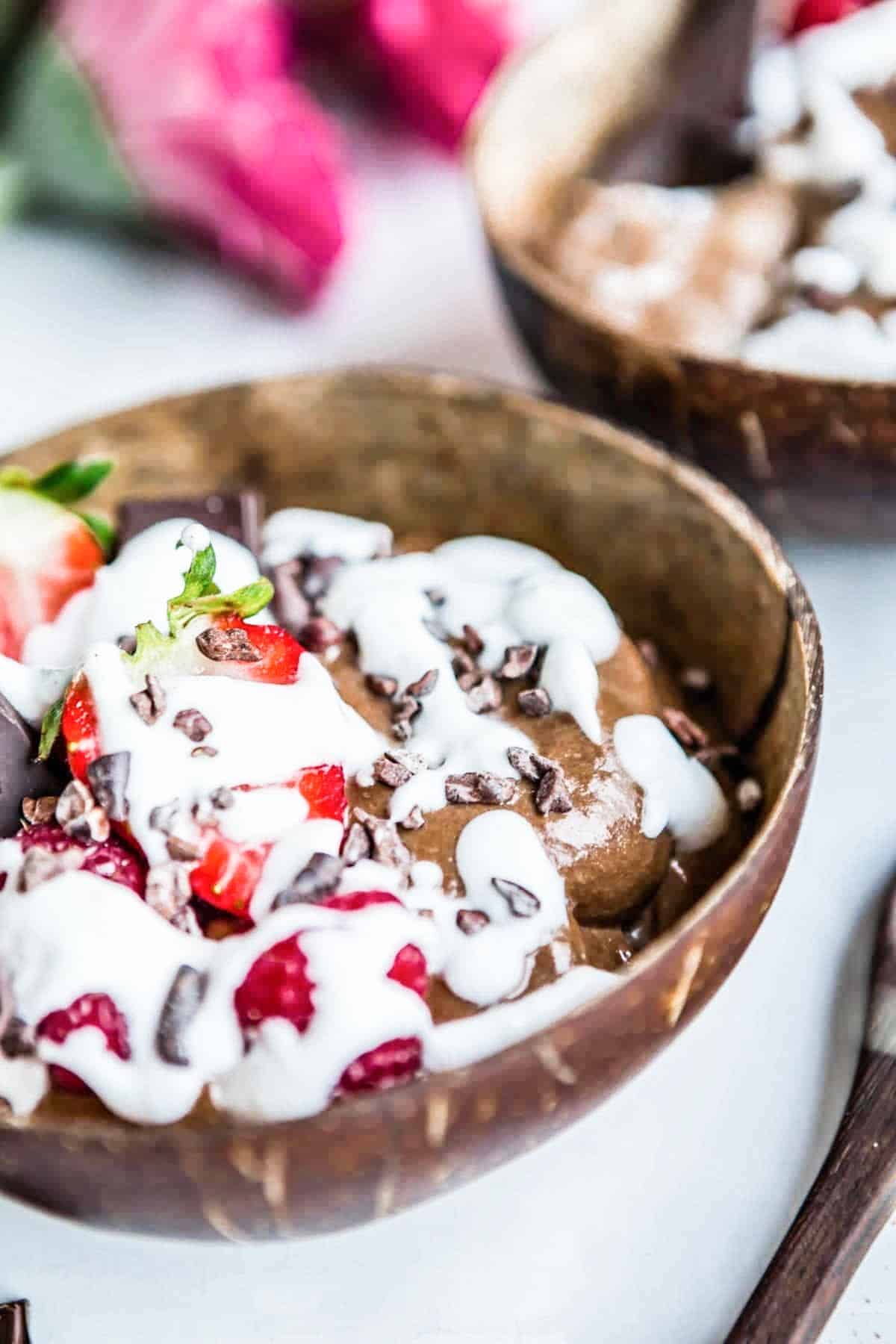 chocolate smoothie bowl