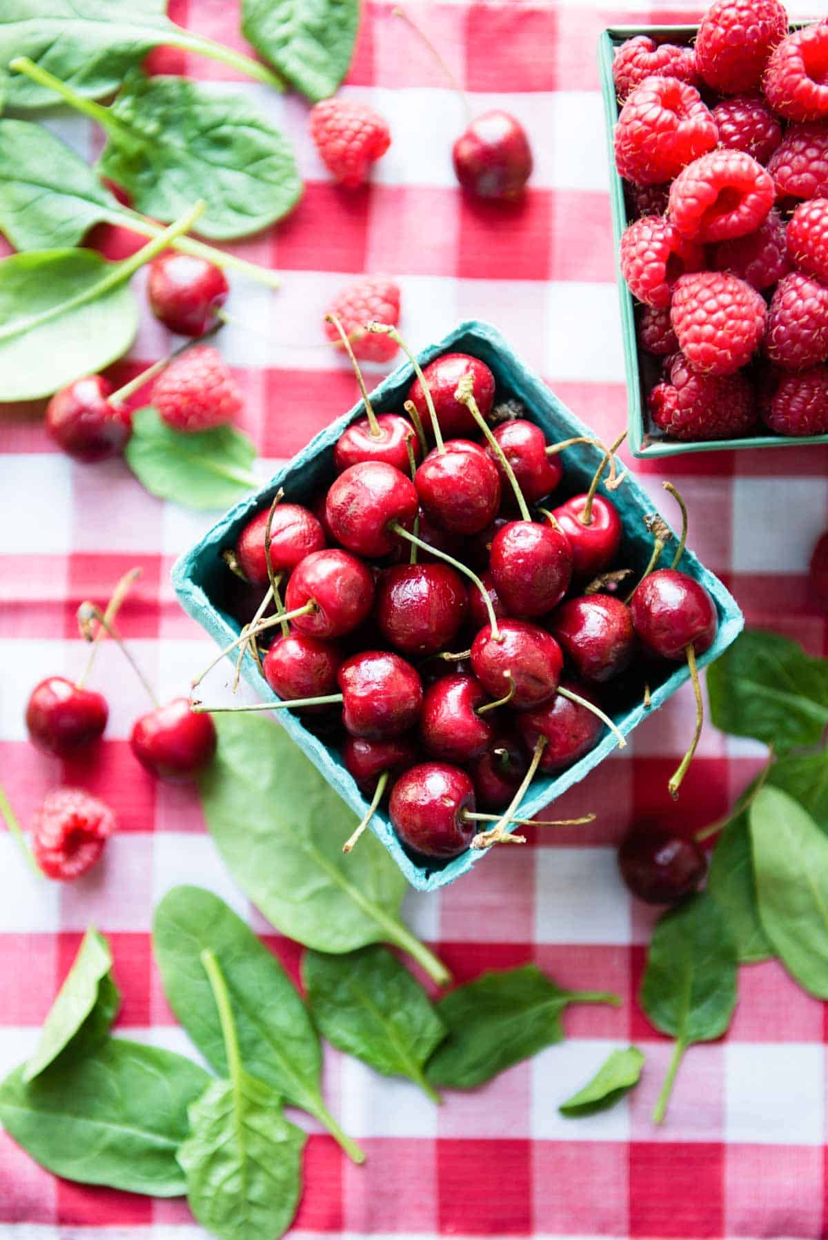 Fresh cherries and strawberries for a healthy smoothie