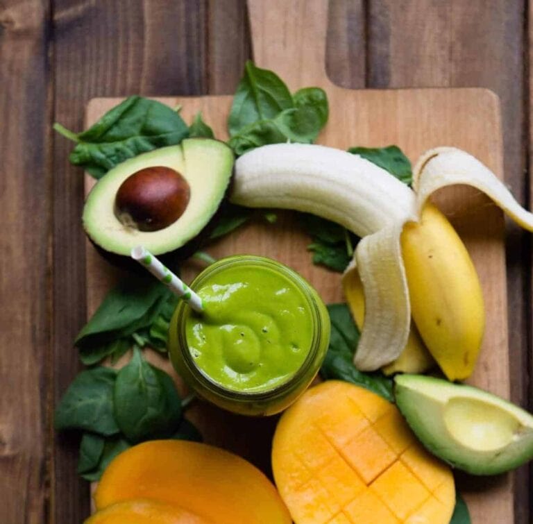 Avocado Banana Smoothie | SimpleGreenSmoothies.com #vegan #smoothie #greensmoothie