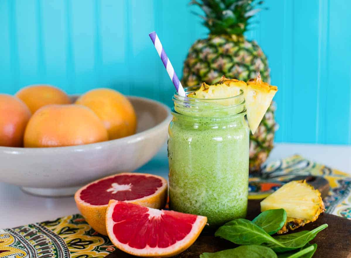 Green smoothie recipe with grapefruit and pineapple