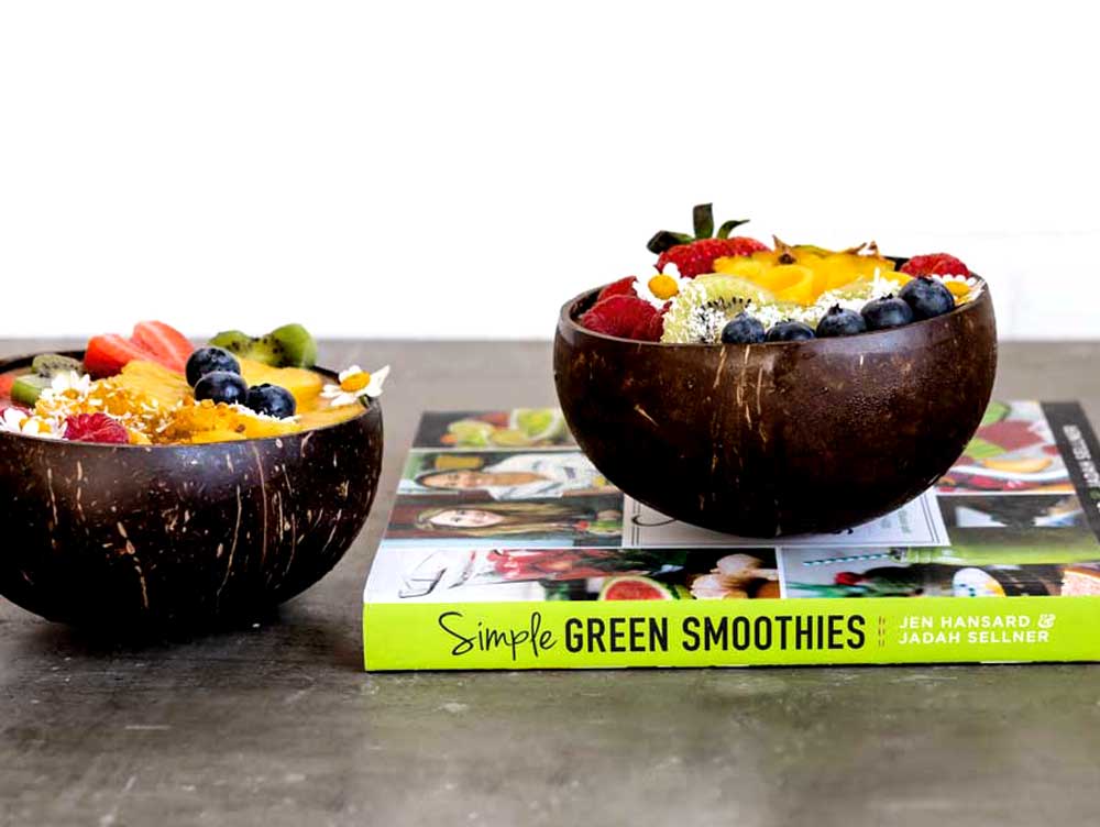 Coconut Bowls for Smoothies with tropical recipe