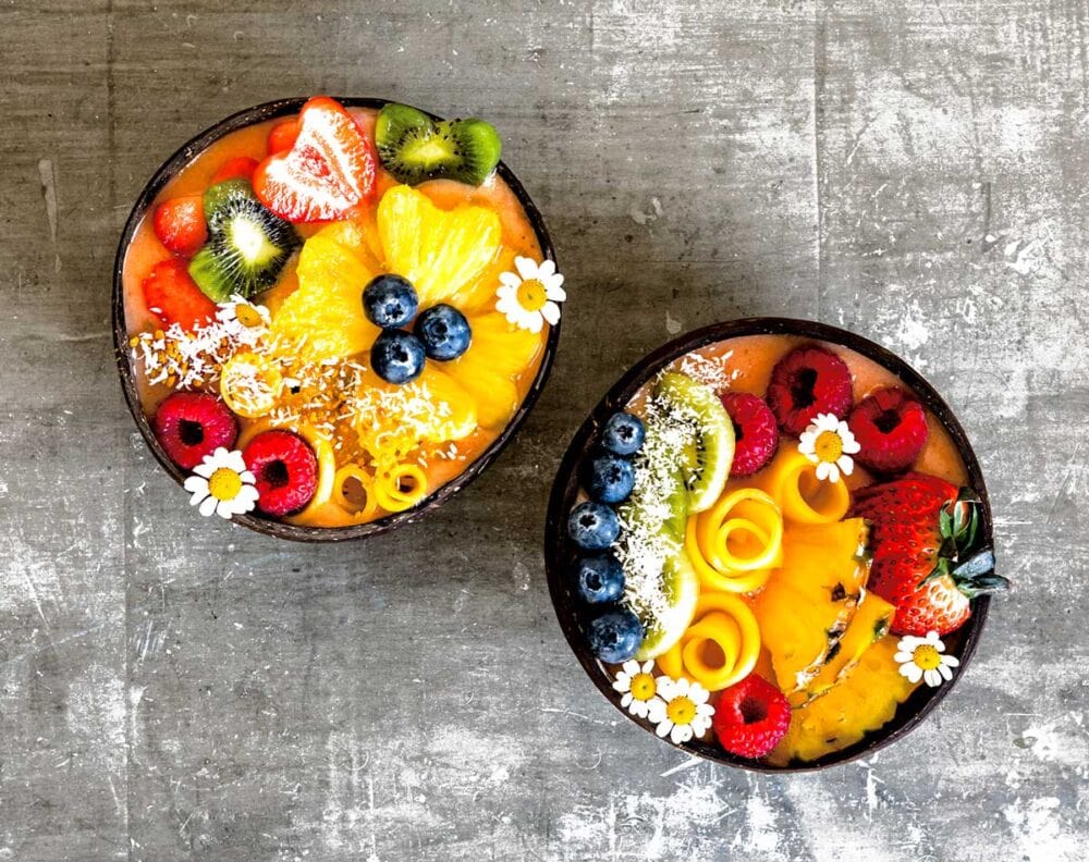 Smoothie bowl recipe with two coconut bowls