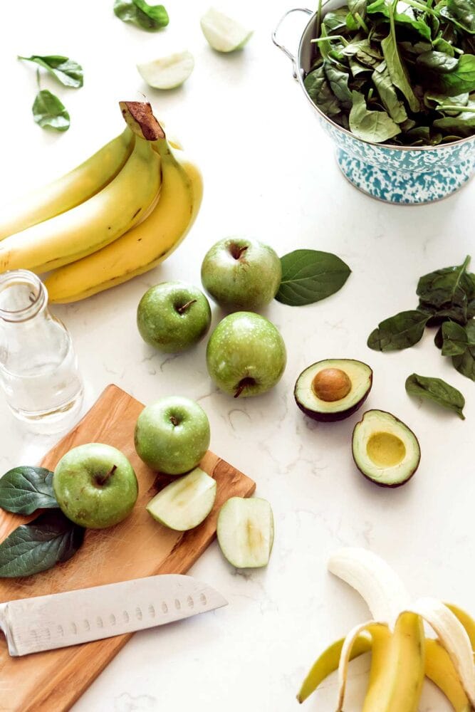 Ingredients for an apple smoothie recipe