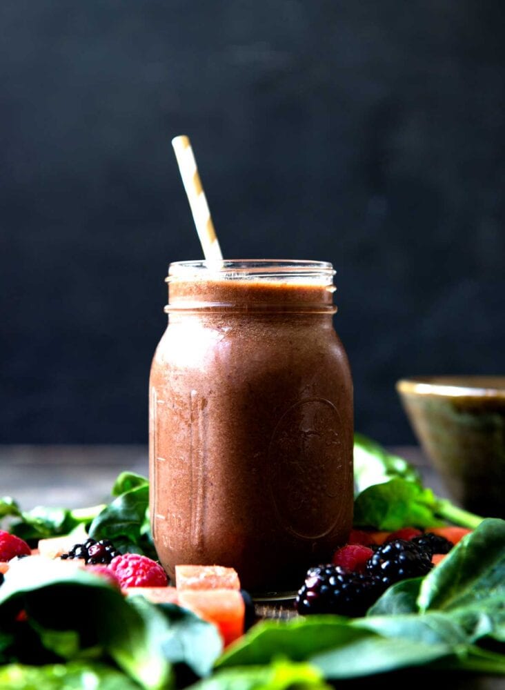 Mason jar filled with melon smoothie