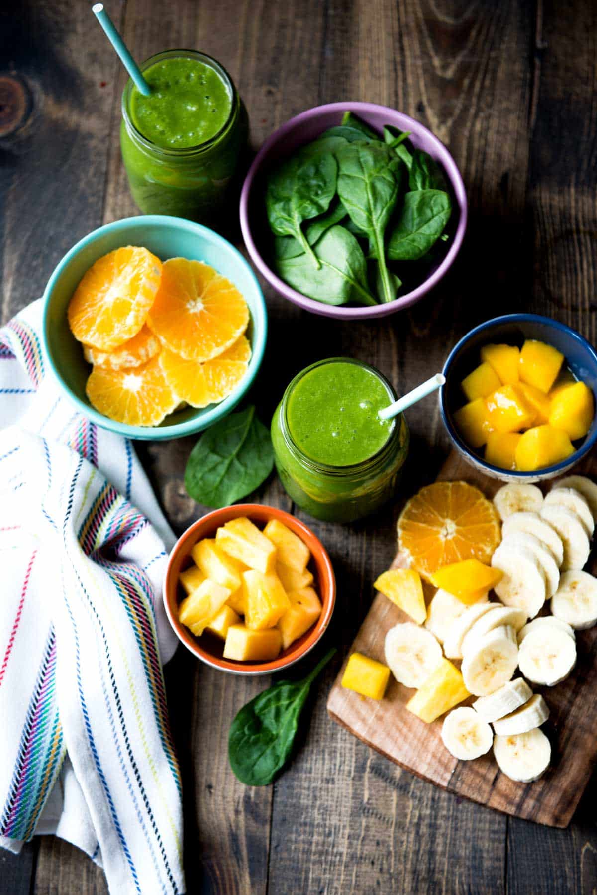 Vegan Smoothie recipe with spinach and mango