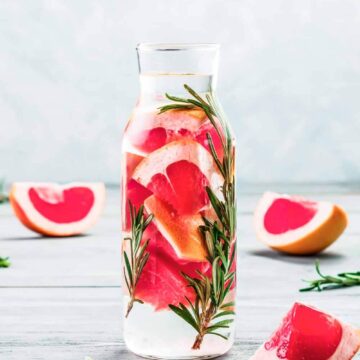 Instruction guide on making detox water for cleanse and weight loss