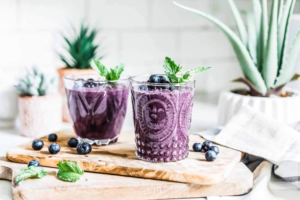 Creamy blueberry smoothie that's healthy and easy to make