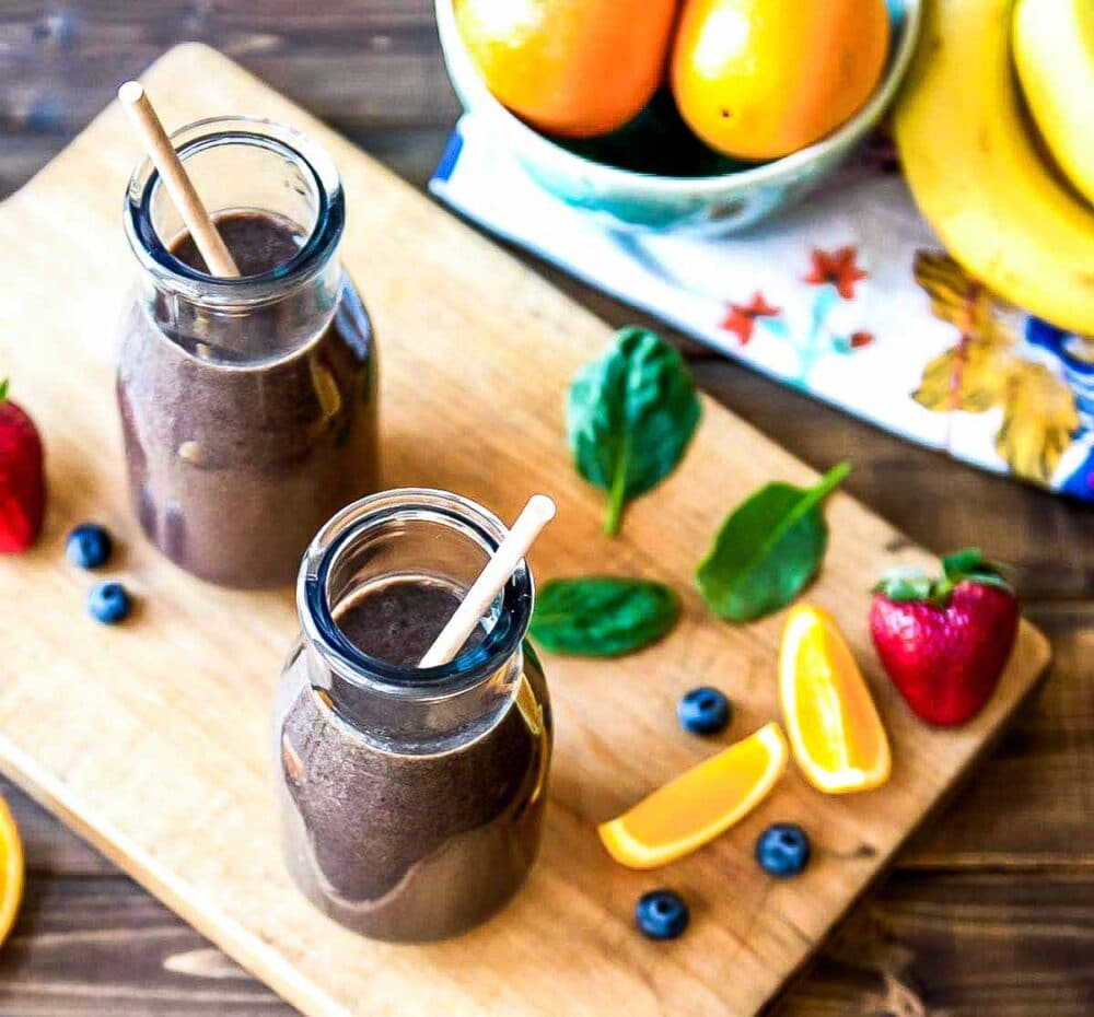 berry smoothie with blueberries and spinach