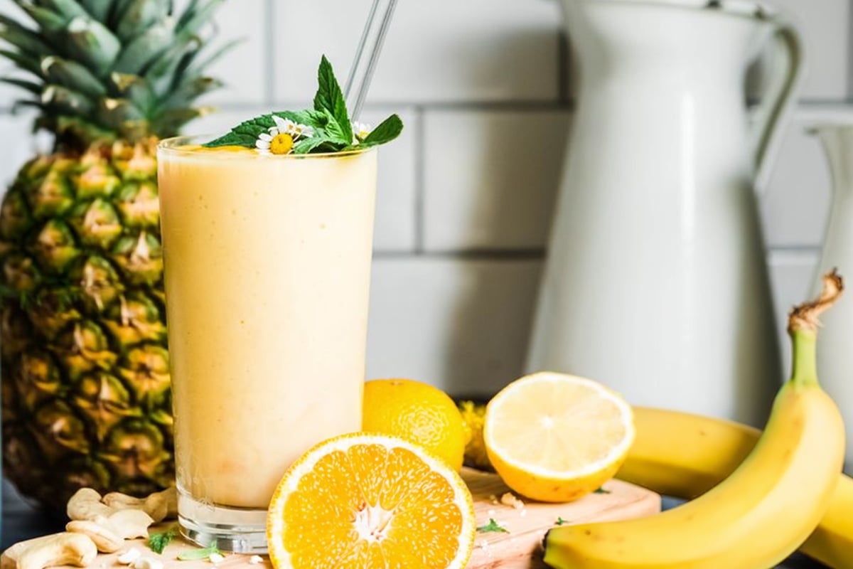 Easy 3 ingredient fruit smoothie ready to drink