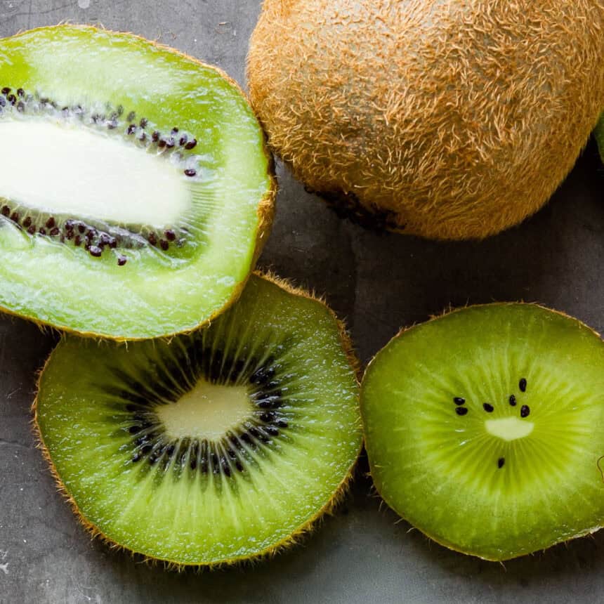 Slices of kiwi on a table