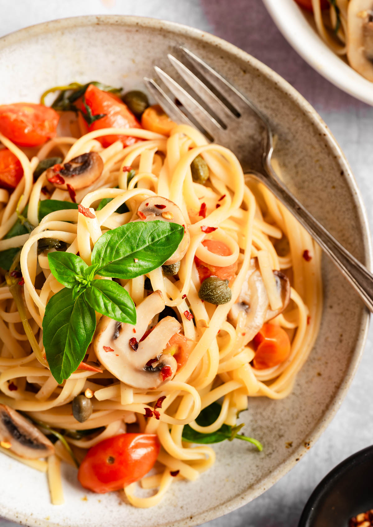Freshly served vegan one-pot pasta on a plate