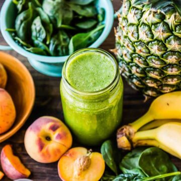 Healthy Pre workout energy boosting green smoothie with banana and protein