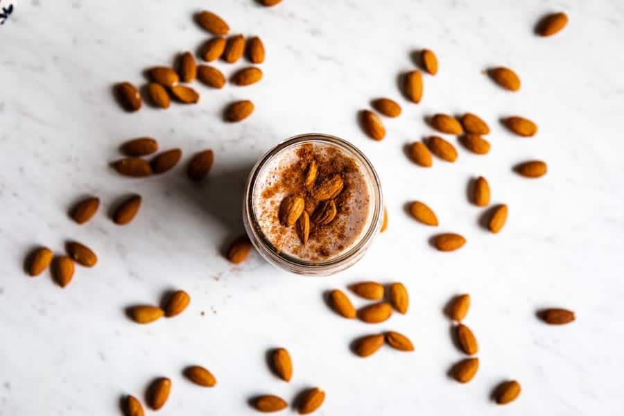 how to make almond smoothie