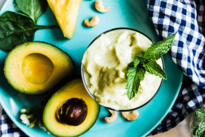 Avocado smoothie recipe with cashews.