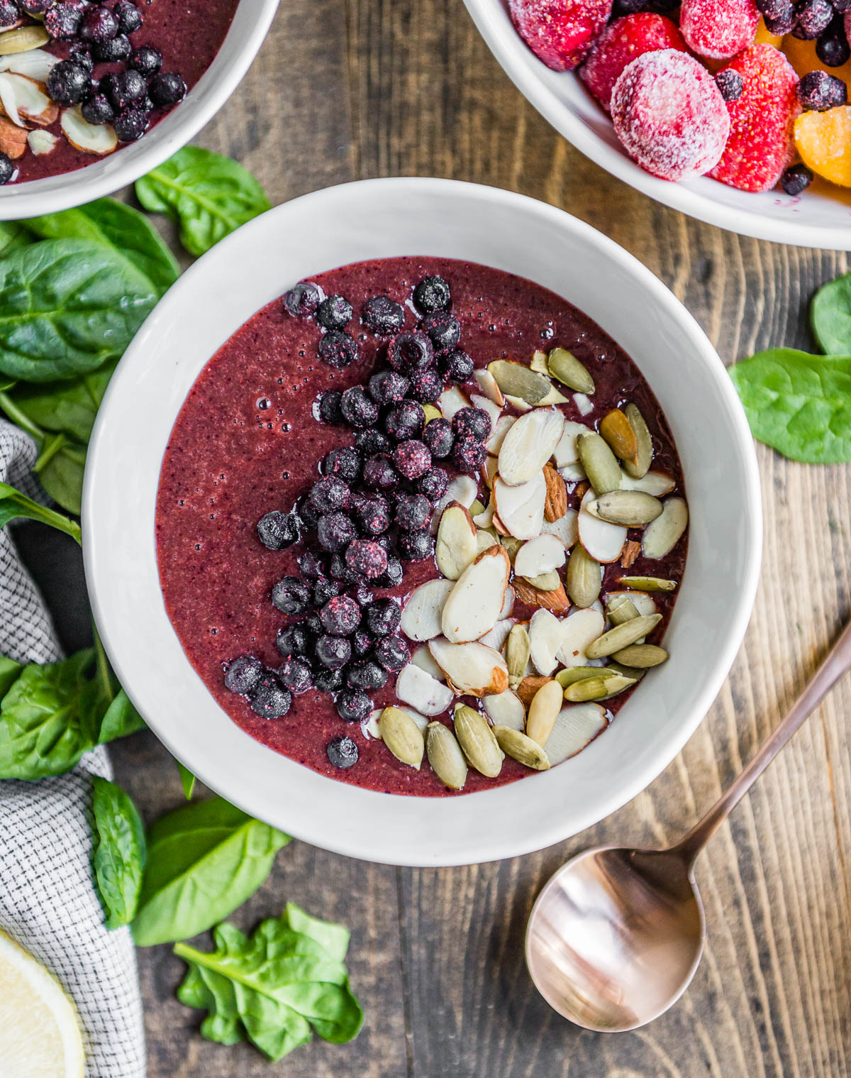 https://simplegreensmoothies.com/wp-content/uploads/berry-smoothie-bowl-low-sugar-healthy-2.jpg