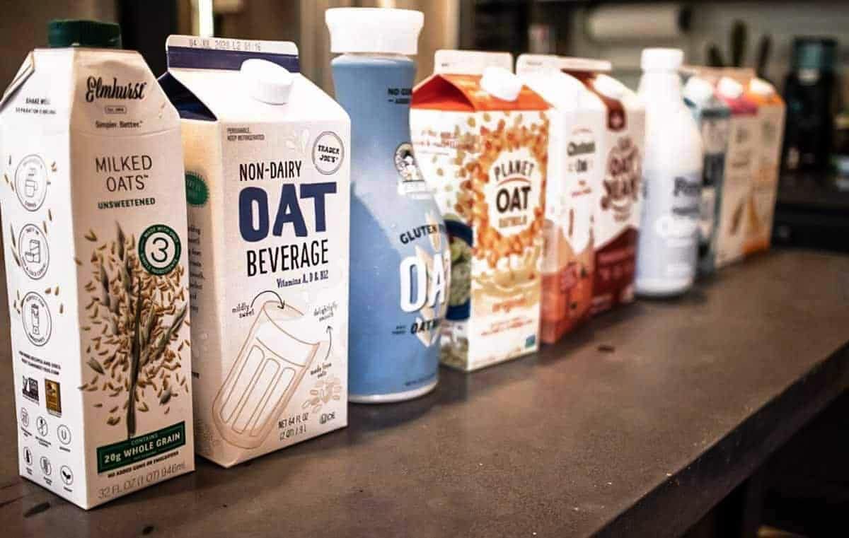 https://simplegreensmoothies.com/wp-content/uploads/best-oat-milk-brands-plant-based-vegan-clean-2.jpg