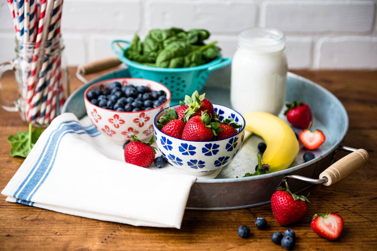 Blueberry and Spinach Smoothie for Hair Health - wide 5