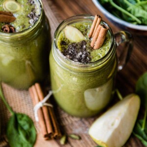 A warm chai smoothie in a mason jar.