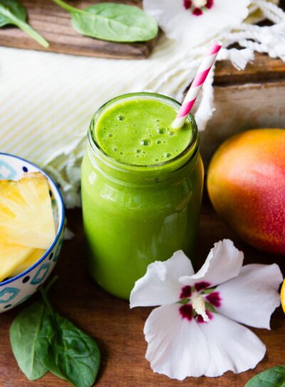 Detox island green smoothie in a mason jar.