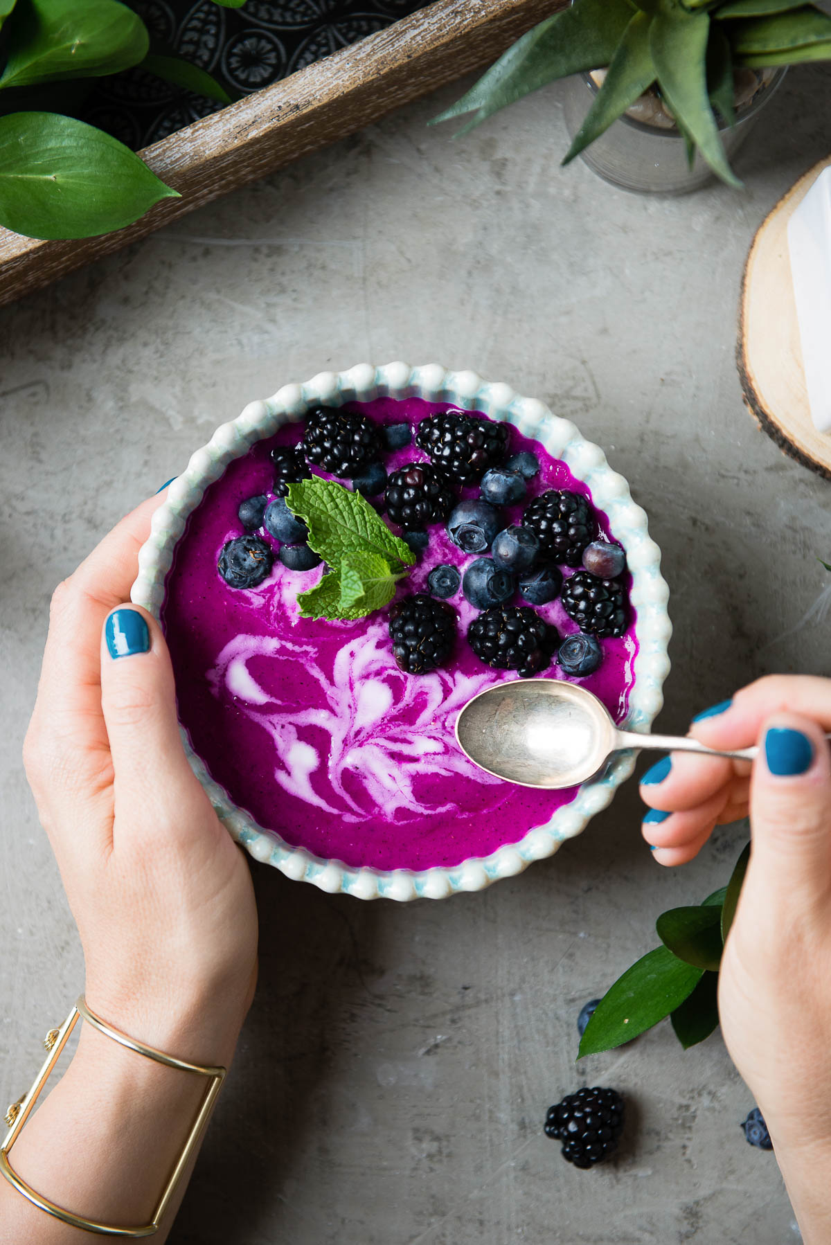 Easy Dragon Fruit Smoothie Bowl