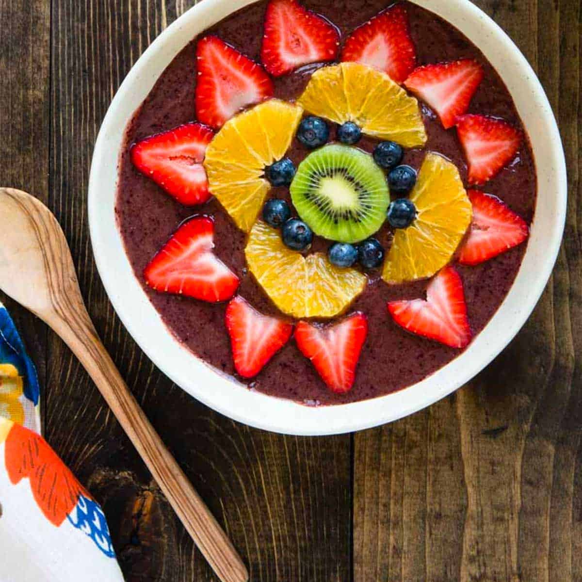 Fruit Smoothie Bowl Sweet and Tasty Recipe in 3 minutes