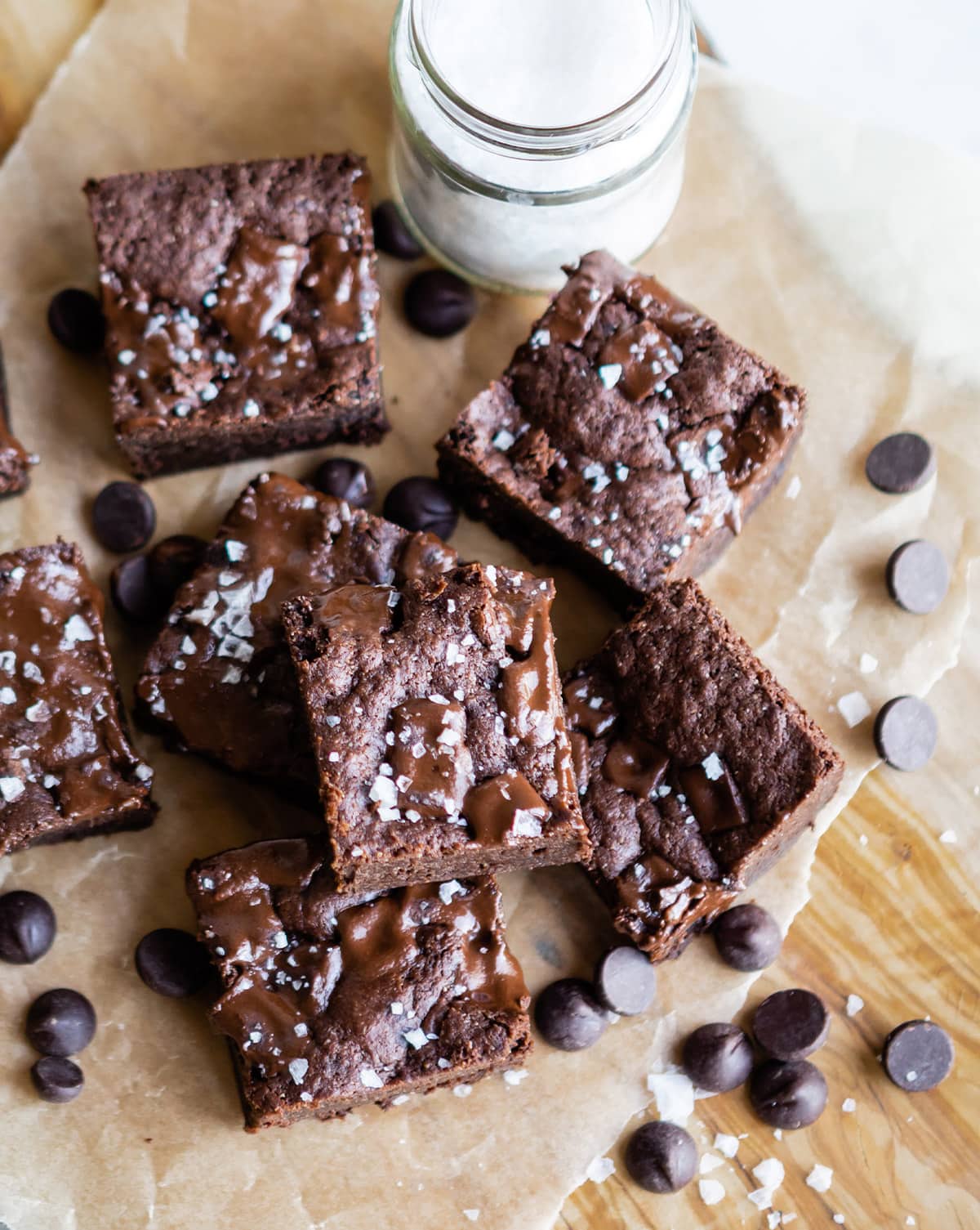  healthy chocolate desserts on a table