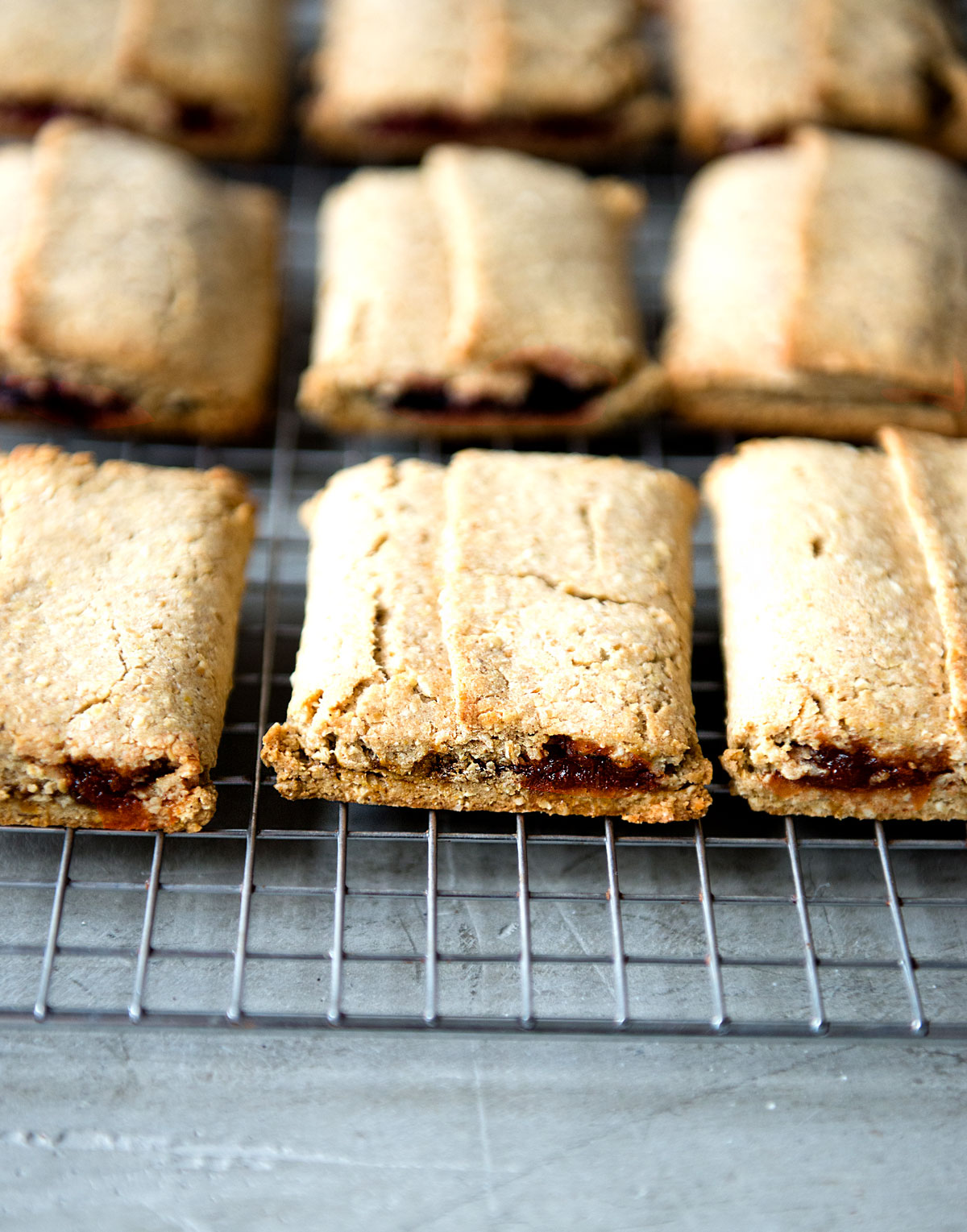 Fruit-filling for breakfast bars oozing our when hot