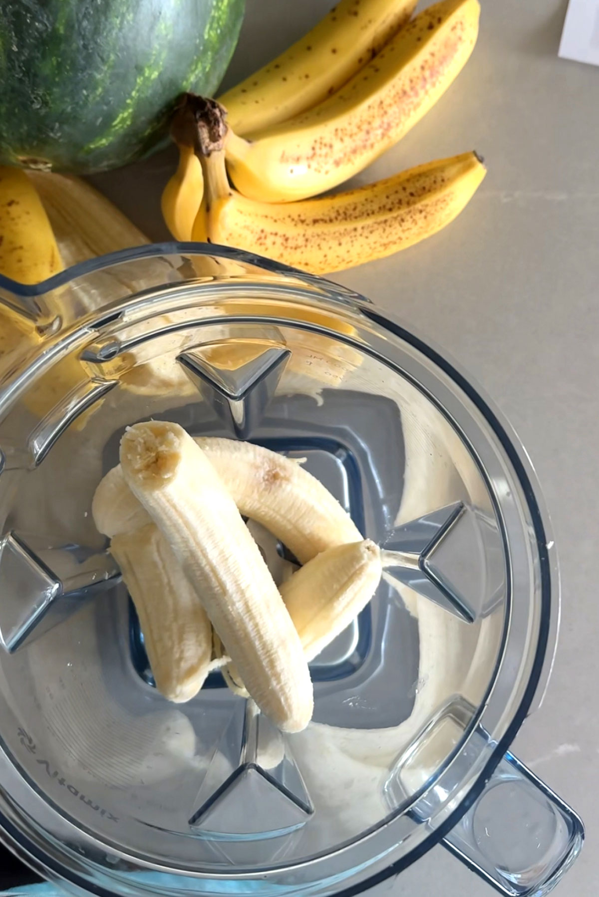 Ripe bananas in a blender to get mashed