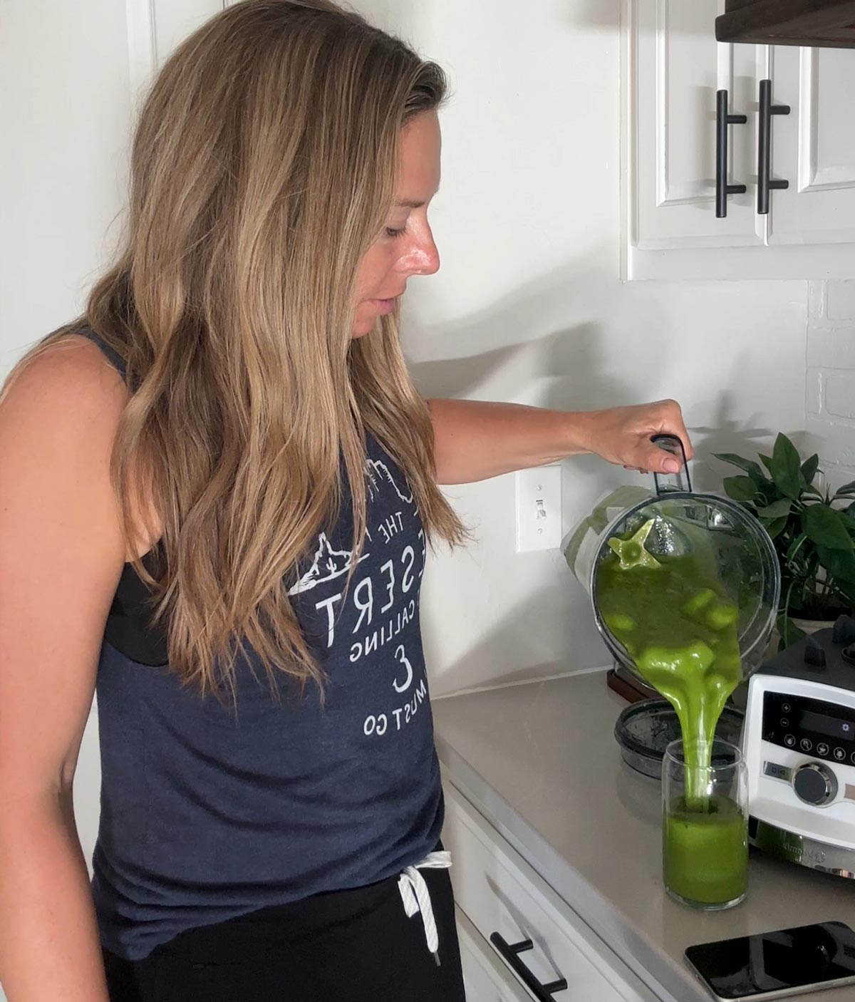 Jen Pouring Smoothie About