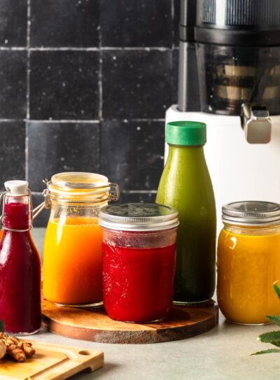 Juicer vs blender juices on the countertop