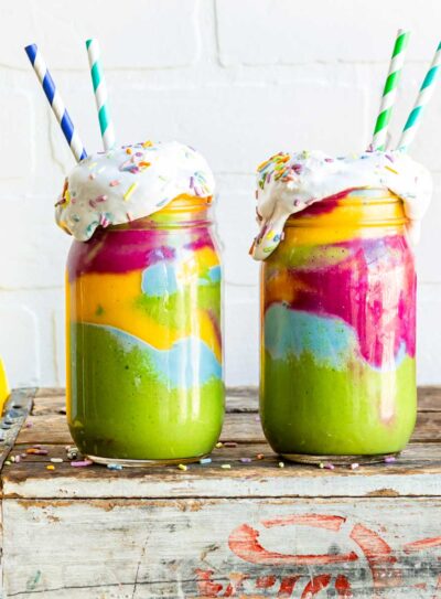 Smoothie recipes for kids with paper straws and bright colors