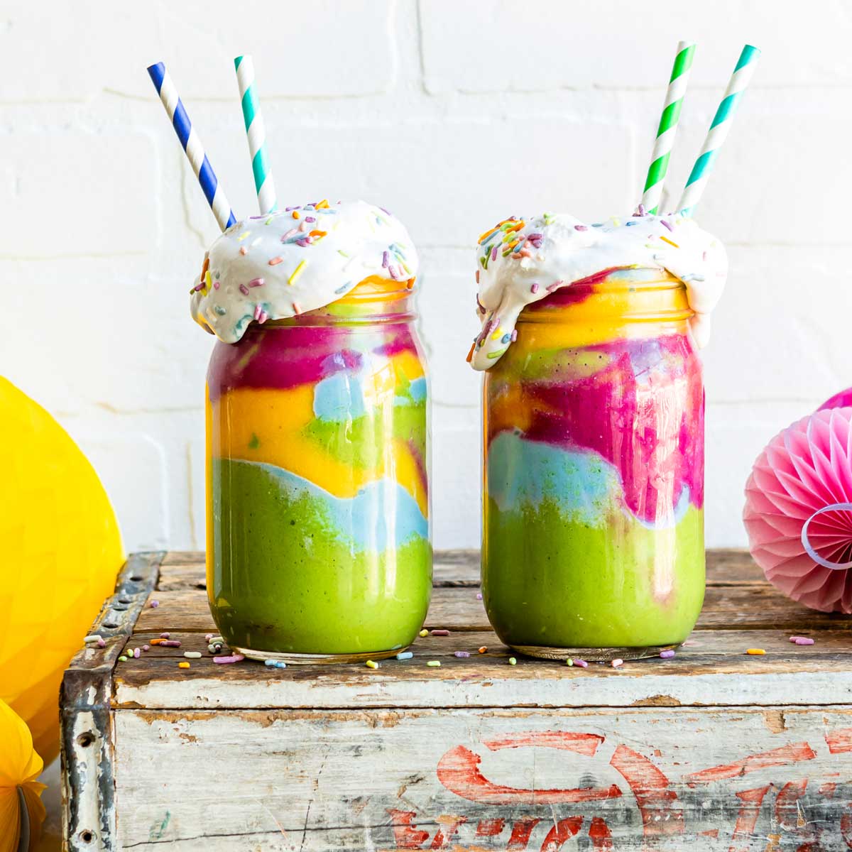 Smoothie recipes for kids with paper straws and bright colors