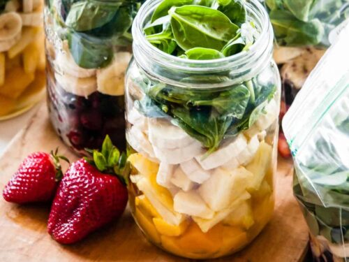 https://simplegreensmoothies.com/wp-content/uploads/meal-prep-smoothies-make-ahead-freezing-smoothies-9-500x375.jpg