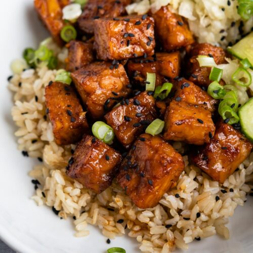 Spicy Marinated Tempeh Bowl - Simple Green Smoothies