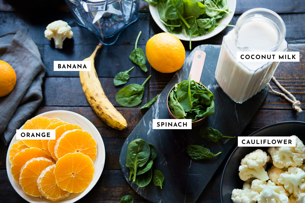 Label ingredients for making spinach banana smoothie.